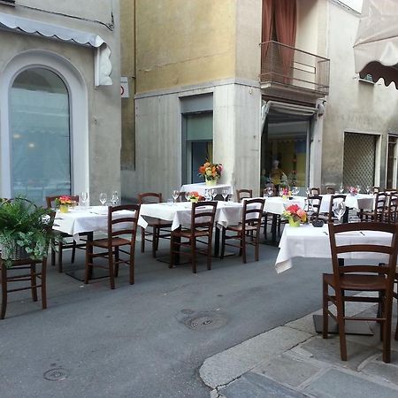 Locanda San Fiorenzo Fiorenzuola dʼArda Buitenkant foto