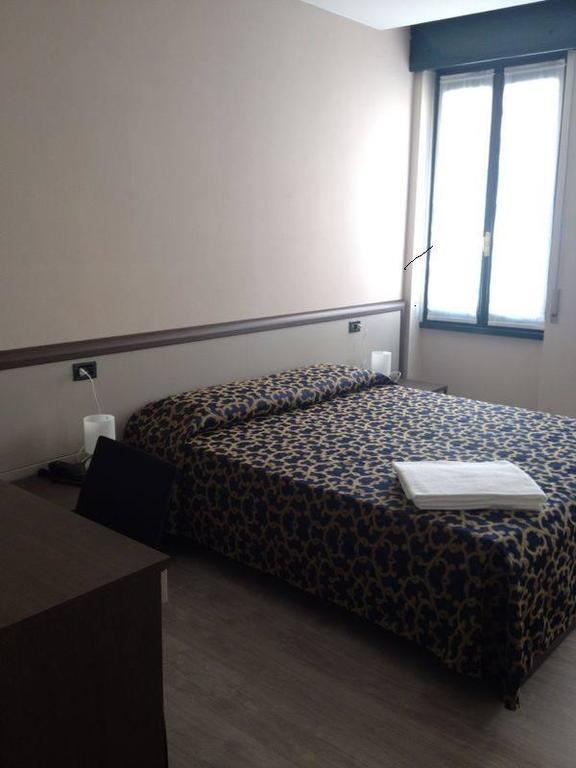 Locanda San Fiorenzo Fiorenzuola dʼArda Buitenkant foto