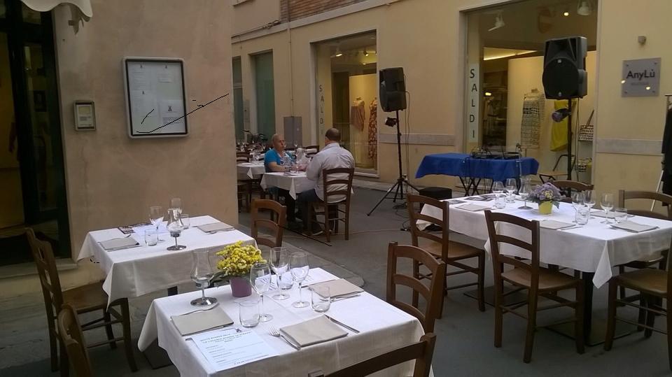 Locanda San Fiorenzo Fiorenzuola dʼArda Buitenkant foto