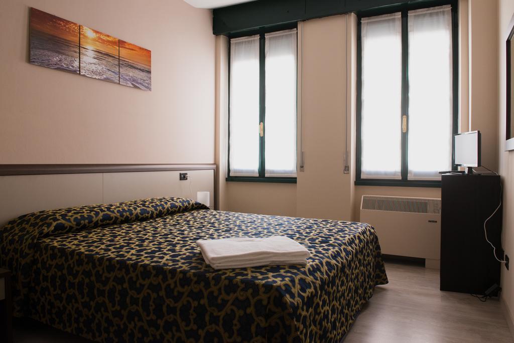 Locanda San Fiorenzo Fiorenzuola dʼArda Buitenkant foto