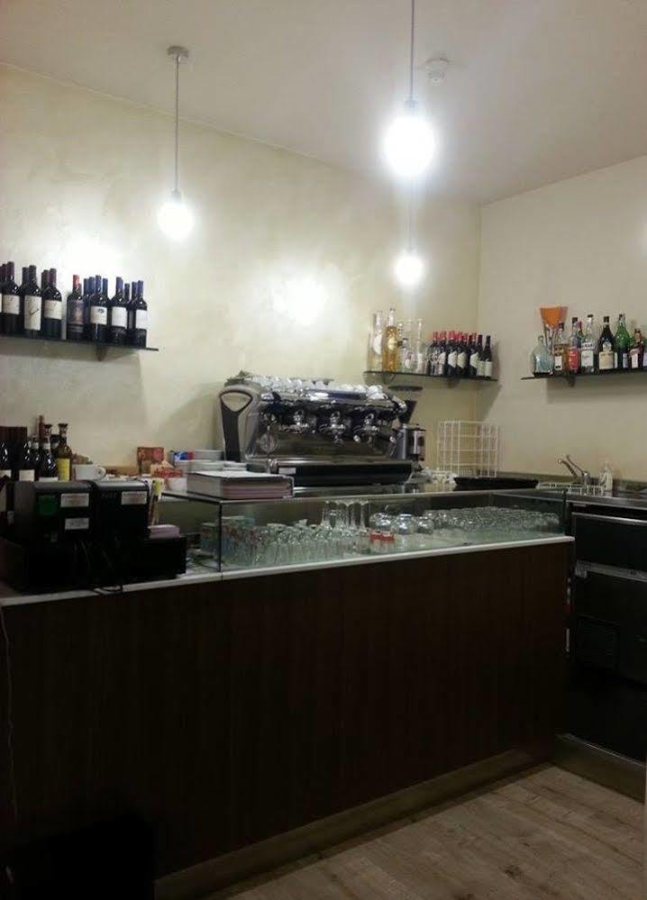 Locanda San Fiorenzo Fiorenzuola dʼArda Buitenkant foto