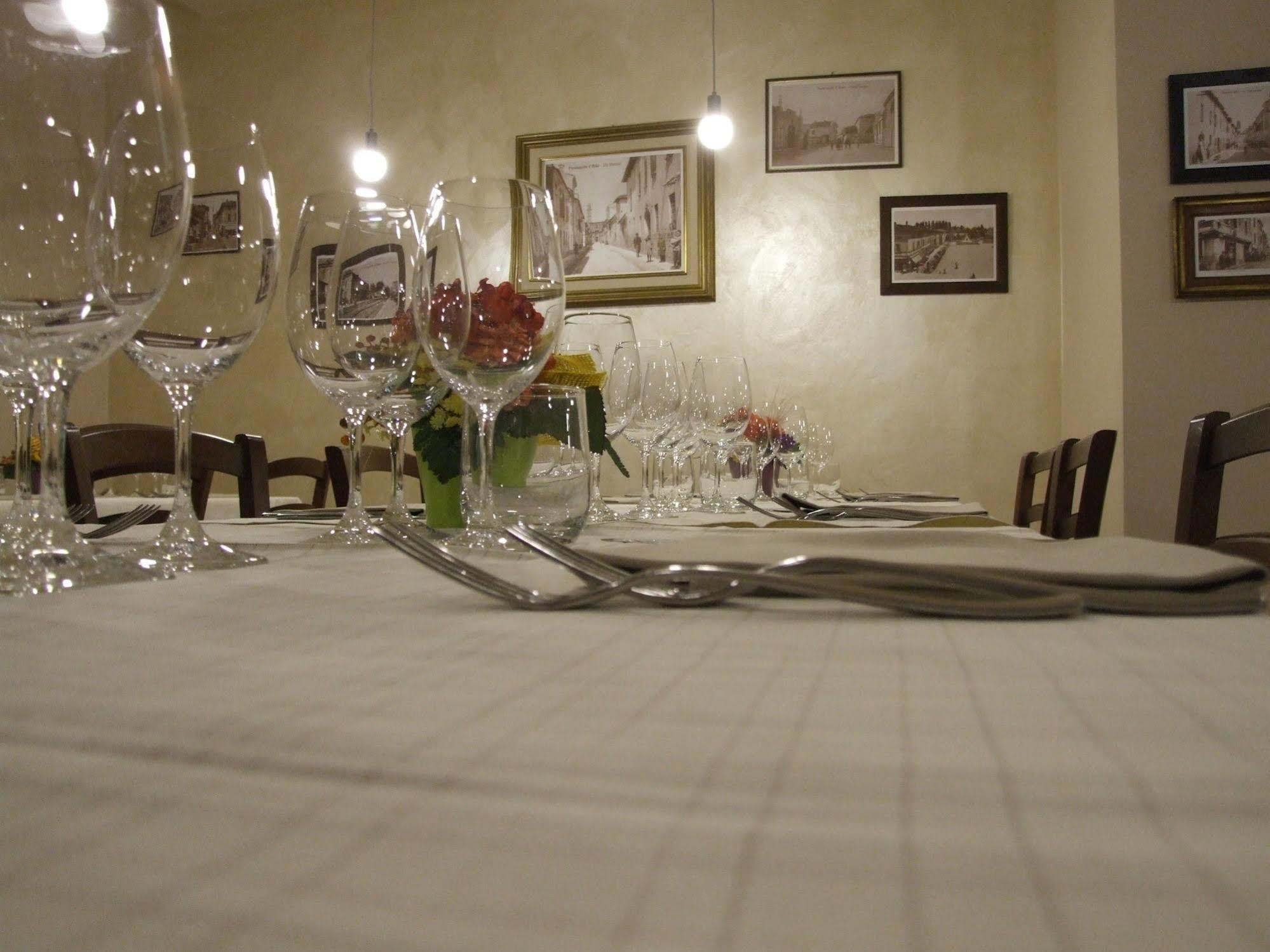 Locanda San Fiorenzo Fiorenzuola dʼArda Buitenkant foto