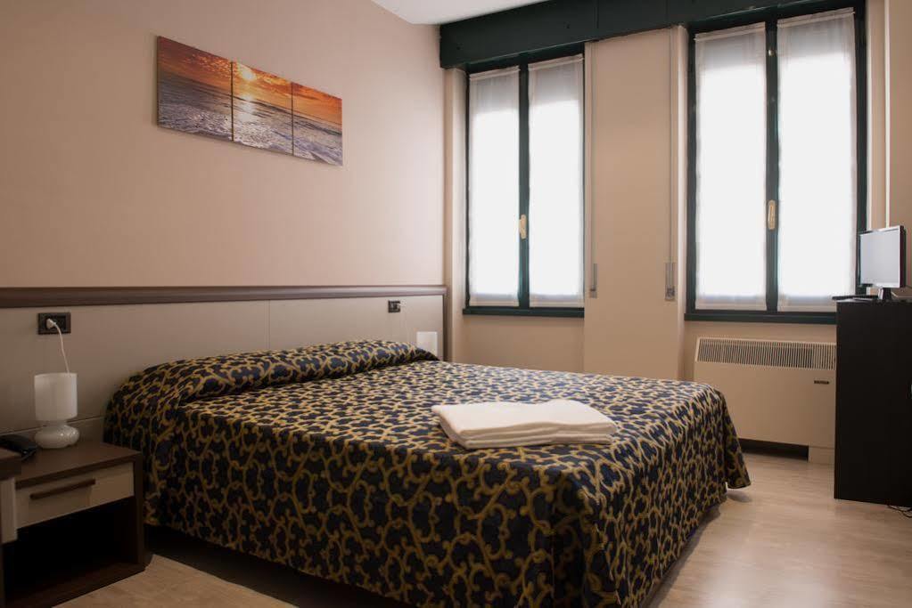 Locanda San Fiorenzo Fiorenzuola dʼArda Buitenkant foto