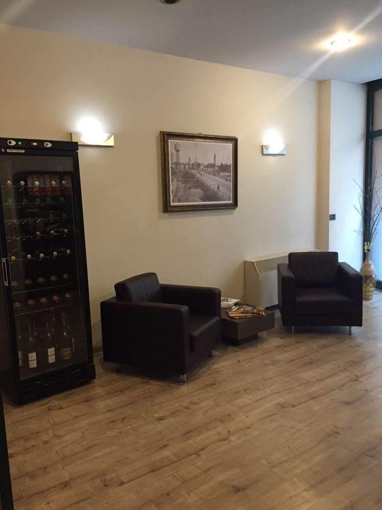 Locanda San Fiorenzo Fiorenzuola dʼArda Buitenkant foto
