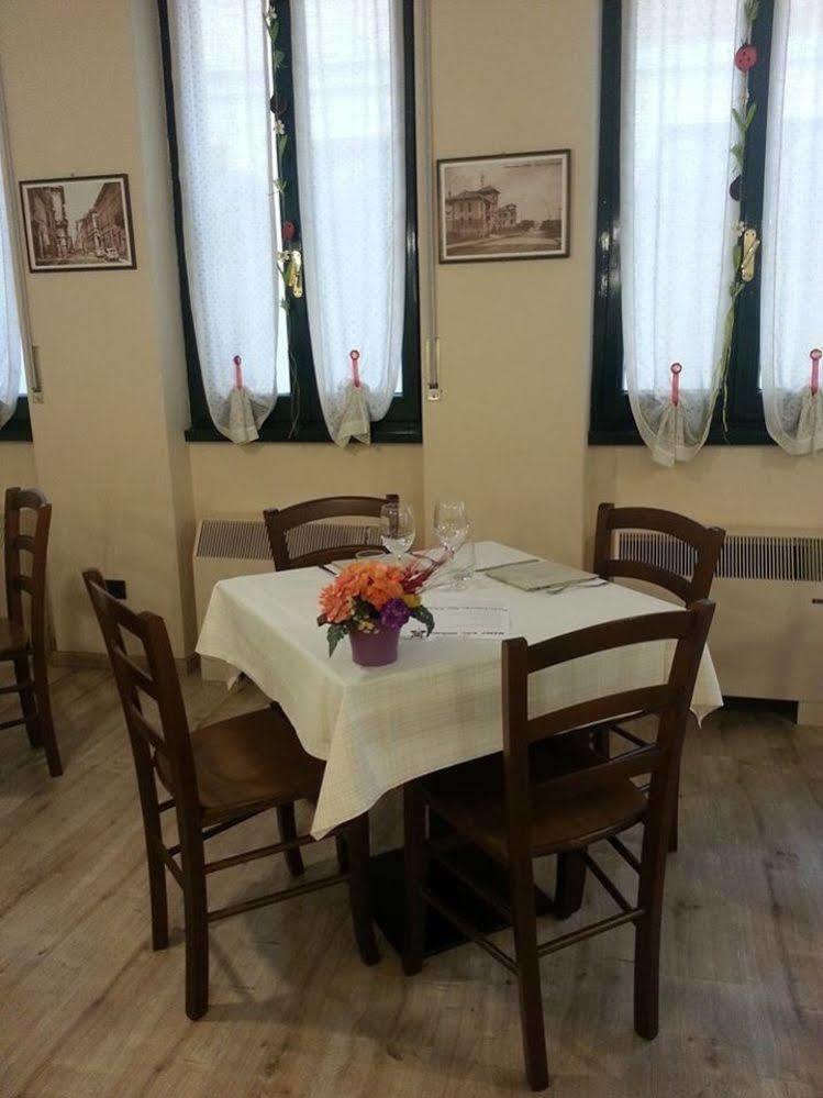 Locanda San Fiorenzo Fiorenzuola dʼArda Buitenkant foto